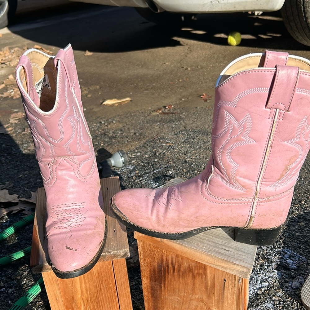Girls cowboy boots size 2